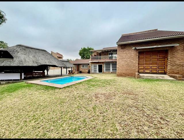 3 BEDROOM HOUSE FOR SALE IN VANDERBIJLPARK SE 3